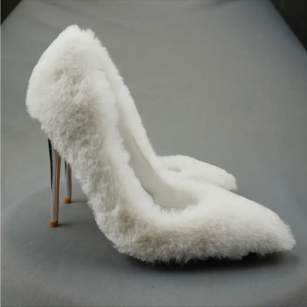 Plush whire faux fur heels